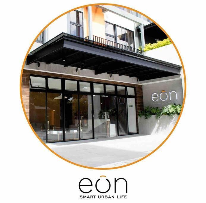 Eon Apart-estudio Zona 10 Con Ac דירה